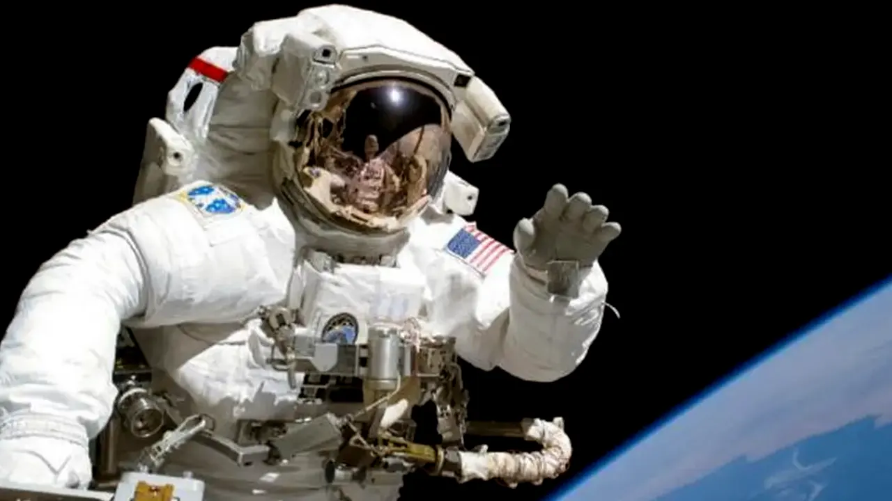 Dua Astronaut NASA Terperangkap di Luar Angkasa Hingga 2025