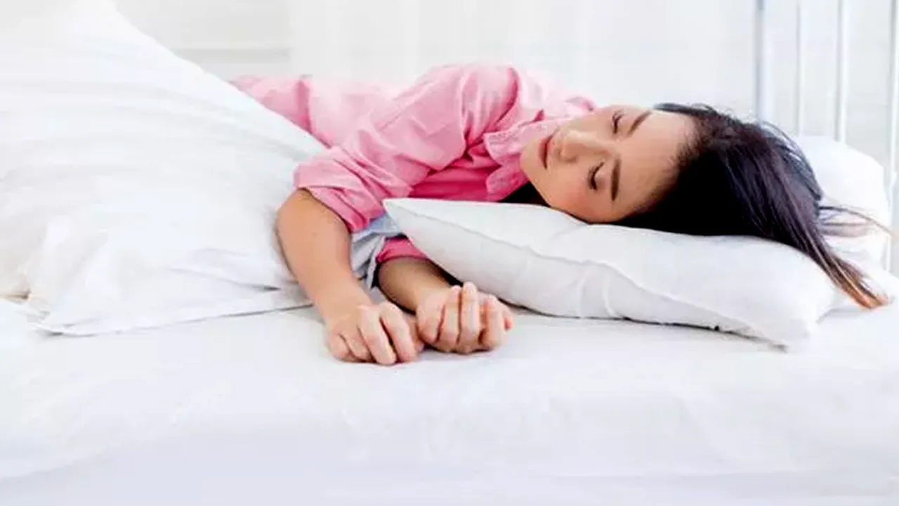 Benarkah Kebanyakan Tidur Bikin Pikun Saat Tua